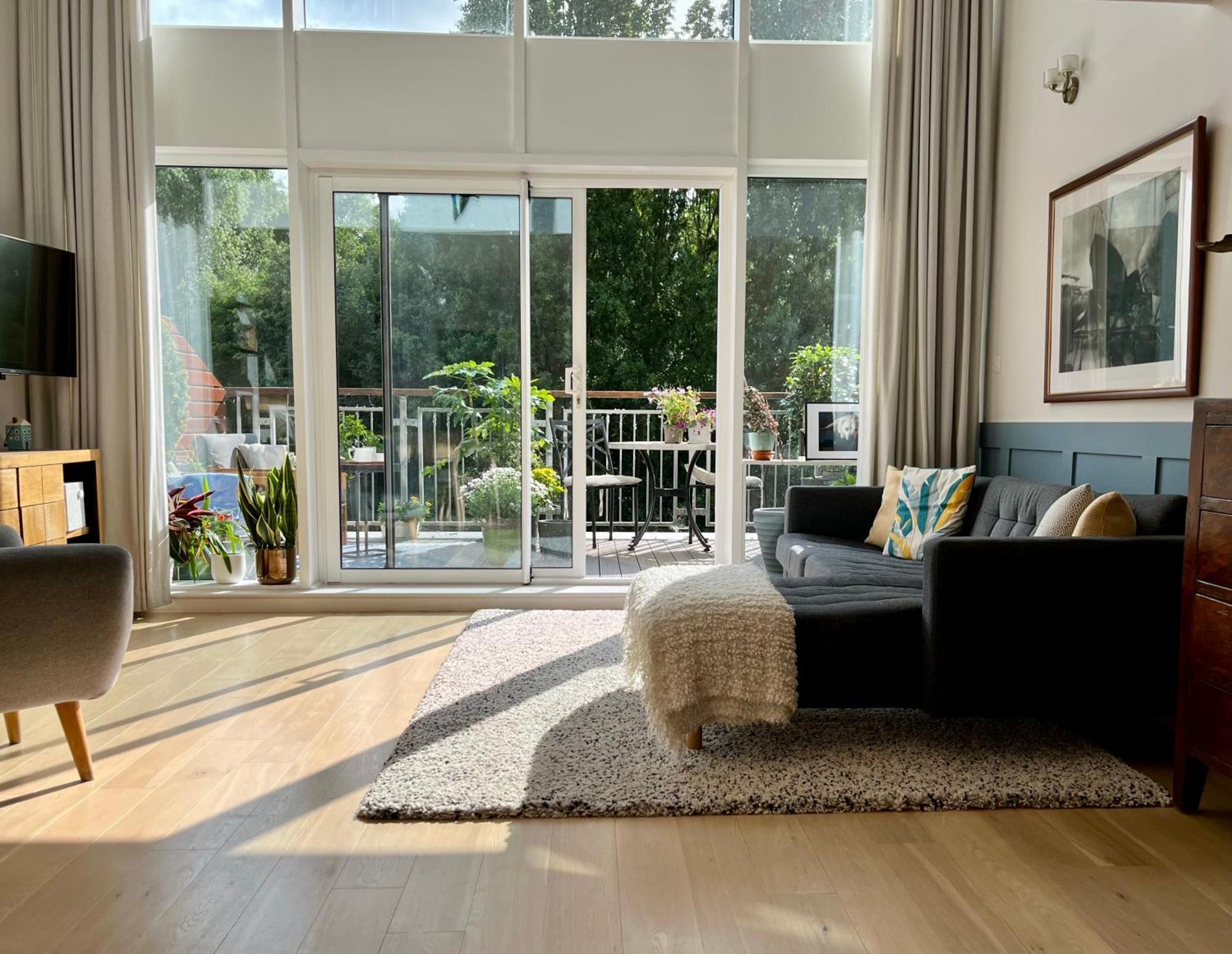 Luxury Canal-front 2 Bedroom Loft London